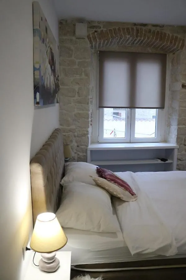 Studios Kadena Trogir - 18Th Century Stone House Appartement