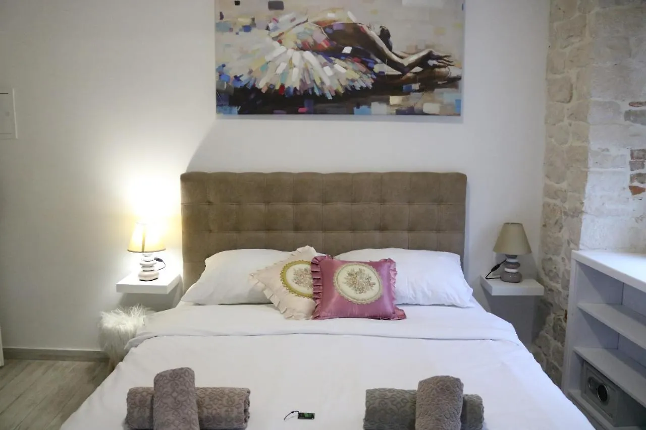 Studios Kadena Trogir - 18Th Century Stone House Appartement