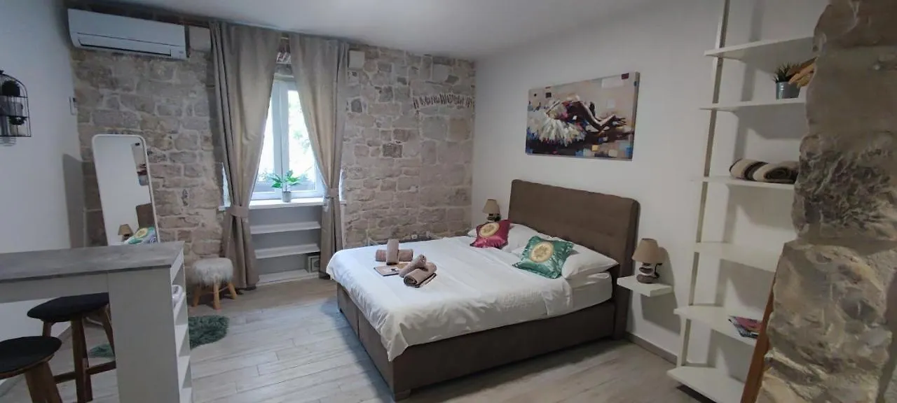 Appartement Studios Kadena Trogir - 18Th Century Stone House