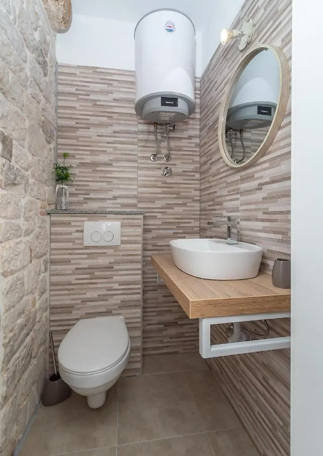 Appartement Studios Kadena Trogir - 18Th Century Stone House
