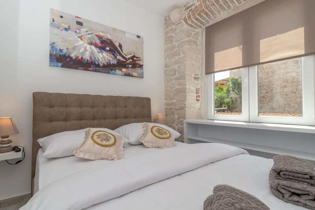 Studios Kadena Trogir - 18Th Century Stone House Appartement